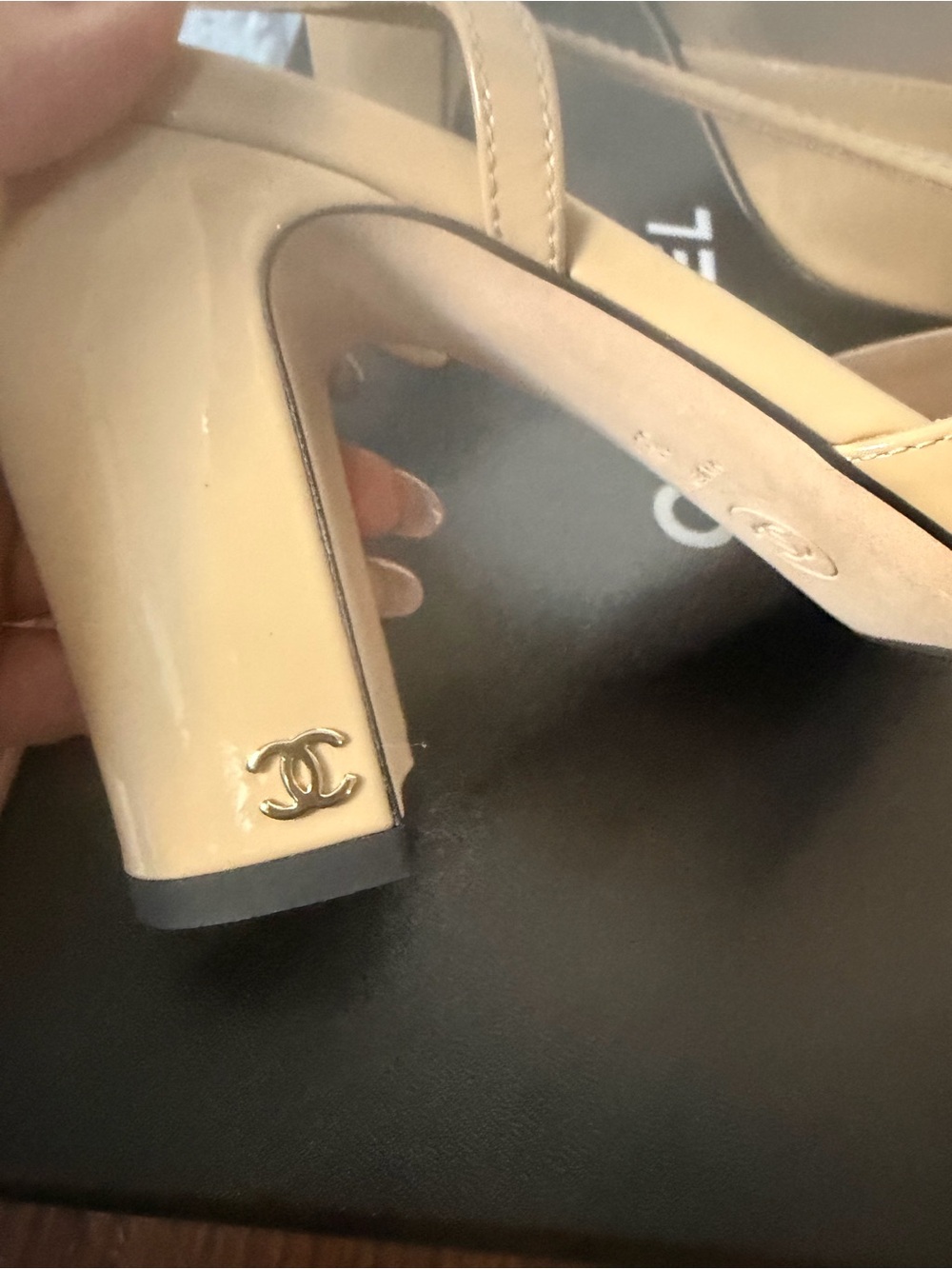 BRAND NEW! Chanel slingbacks. Beige/black. Size: EU39.5/US9. With box/dusters. - Picture 8 of 12